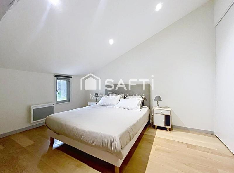 Maison - 371 m² - 9 pièces