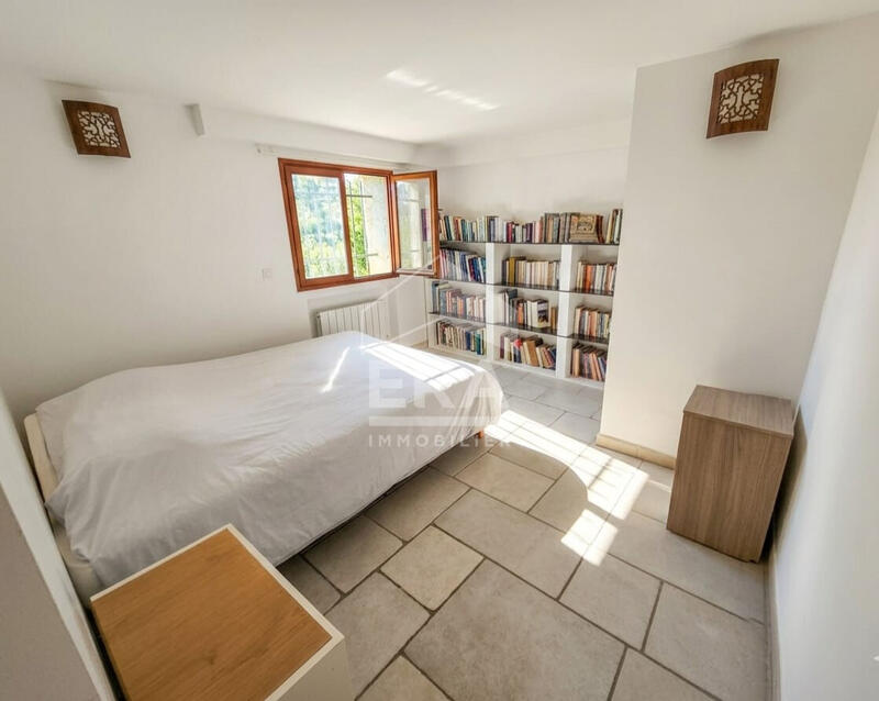 Villa - 169 m² - 5 pièces