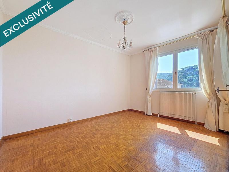 Maison - 227 m² - 9 pièces