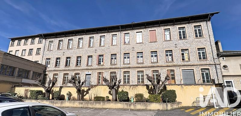 Immeuble - 2 600 m²