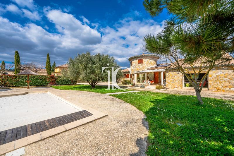 Villa - 172 m² - 5 pièces