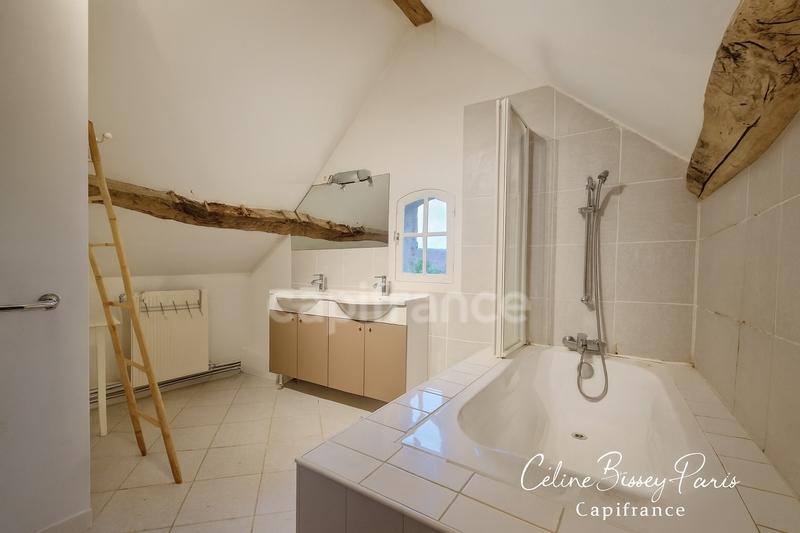 Maison - 256 m² - 6 pièces