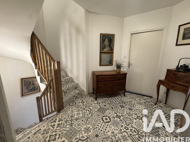 Maison - 217 m² - 8 pièces