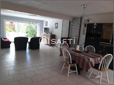 Maison - 215 m² - 10 pièces