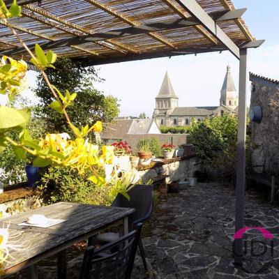 Maison - 235 m² - 8 pièces