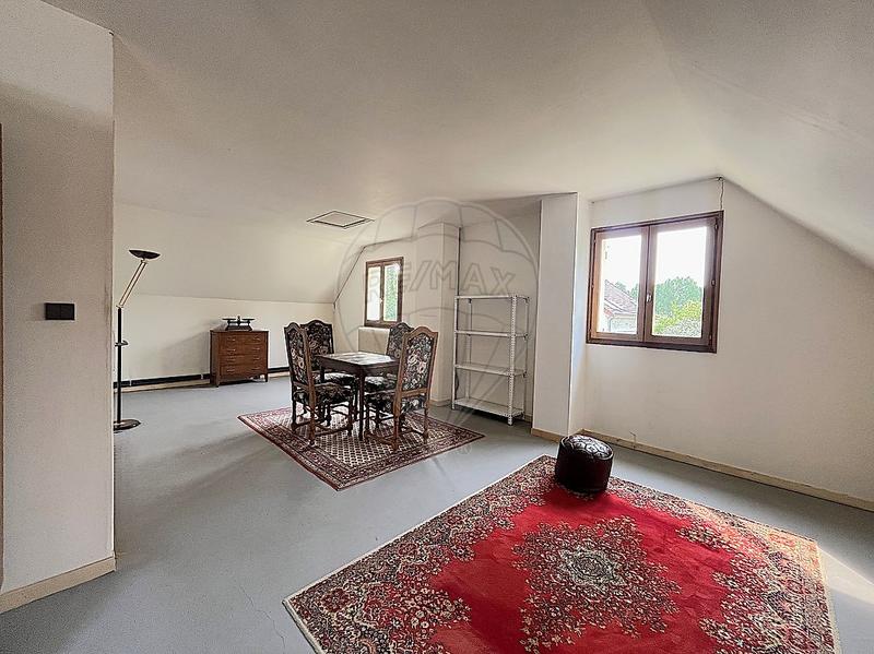 Maison - 166 m² - 7 pièces