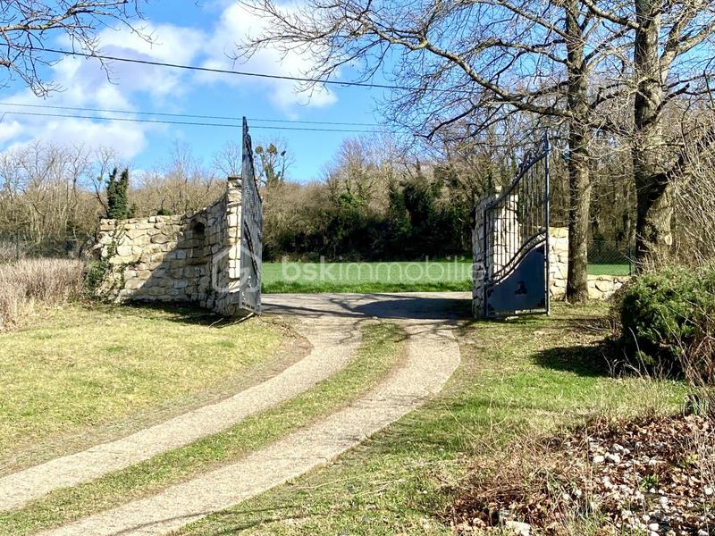 Propriété - 146 m² - 6 pièces