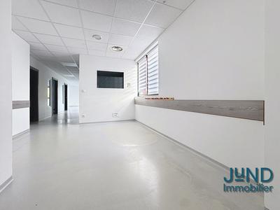 Local d'activités - 123 m²