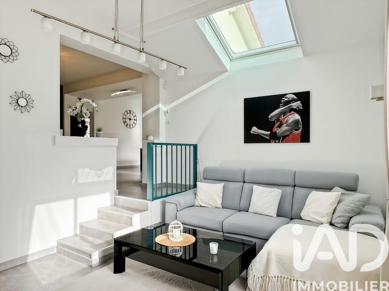 Maison - 102 m² - 4 pièces