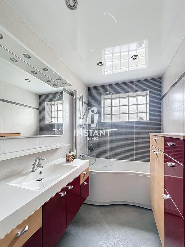 Maison - 158 m² - 7 pièces