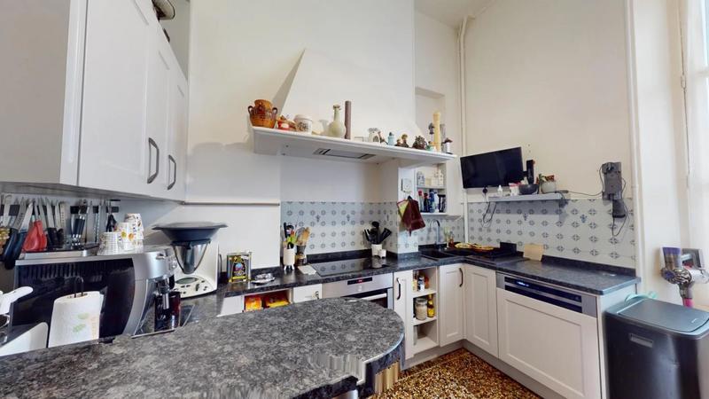 Maison de maîtres - 251 m² - 9 pièces