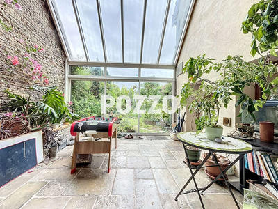 Maison - 260 m² - 10 pièces