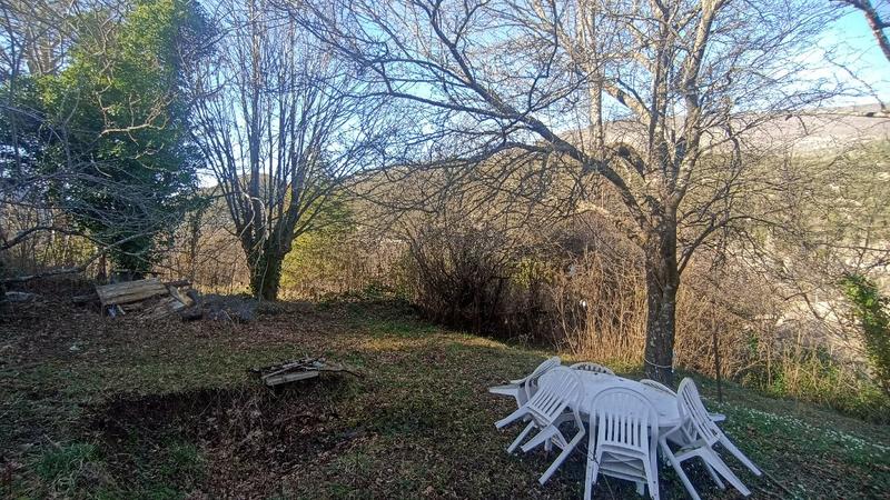 Terrain constructible - 835 m²