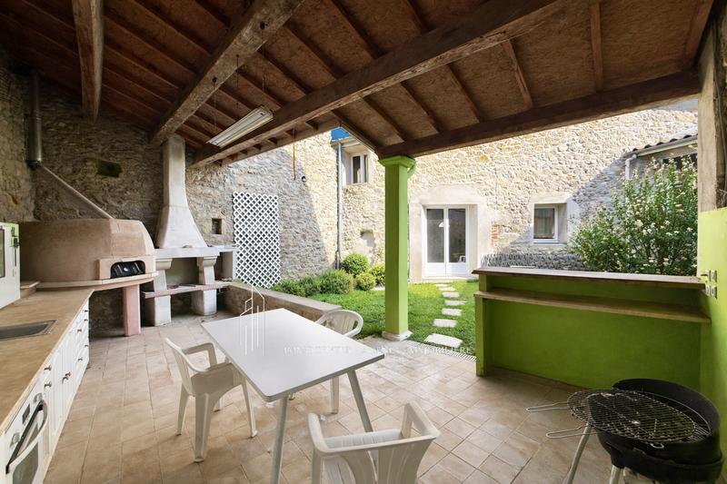 Propriété - 180 m² - 5 pièces