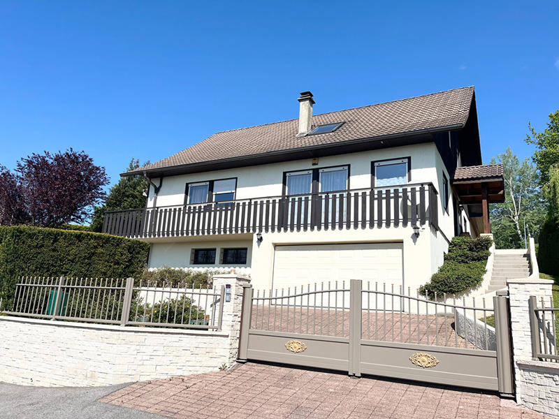 Maison - 245 m² - 9 pièces