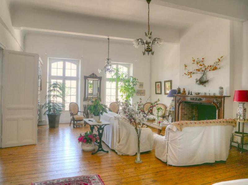 Maison - 327 m² - 12 pièces