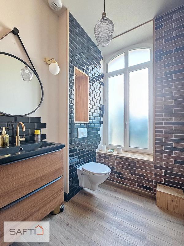 Maison - 197 m² - 9 pièces