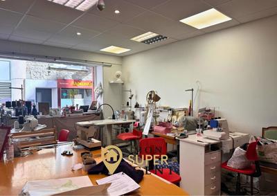 Local commercial - 100 m² - 3 pièces