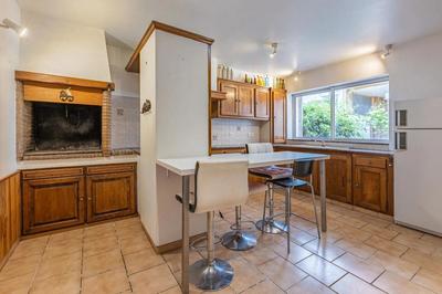 Maison - 216 m² - 6 pièces