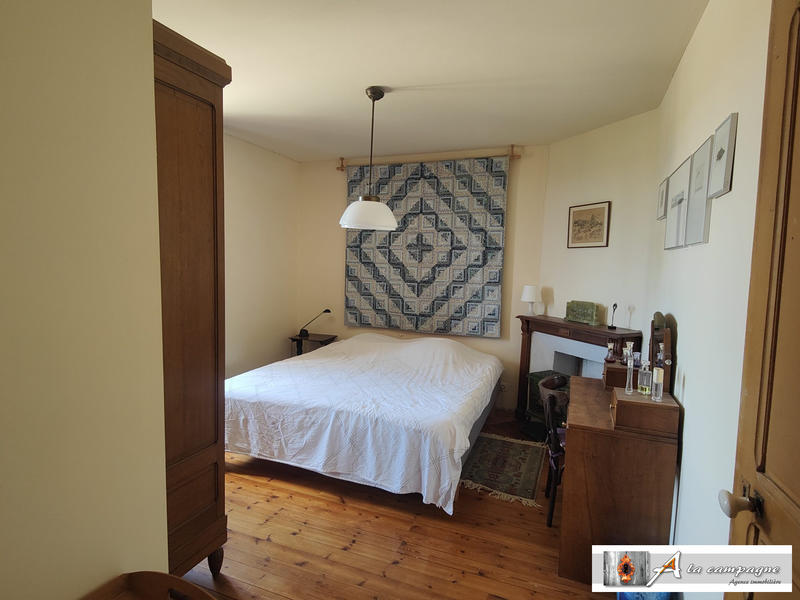 Maison ancienne - 215 m² - 6 pièces