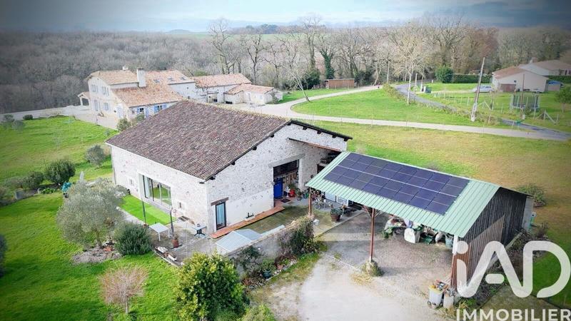 Maison - 339 m² - 5 pièces