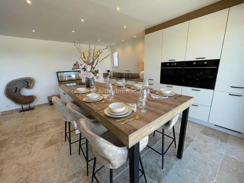 Appartement - 98 m² - 3 pièces