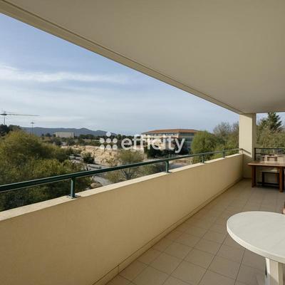 Appartement - 86 m² - 4 pièces