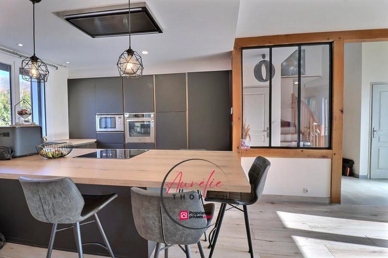 Maison - 103 m² - 6 pièces