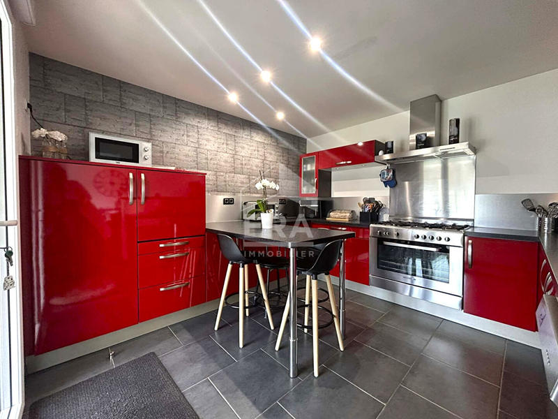 Maison - 137 m² - 6 pièces