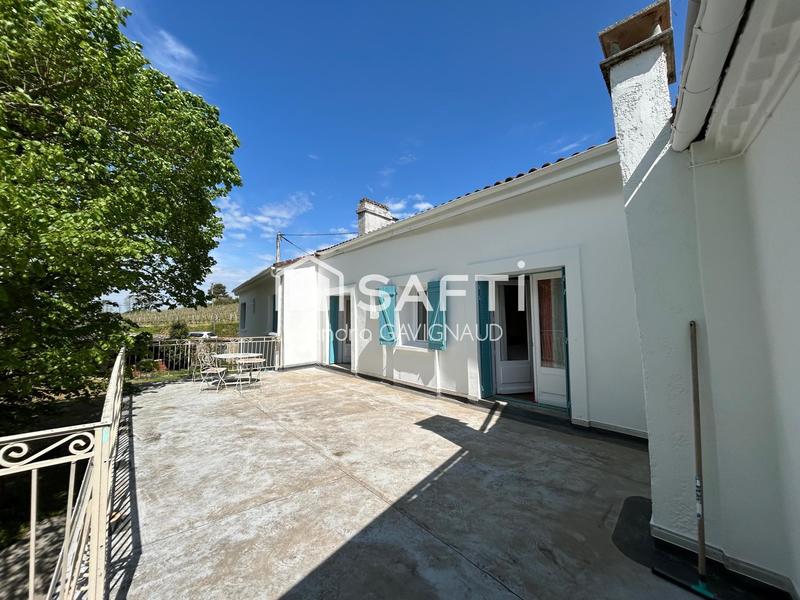 Maison - 370 m² - 12 pièces
