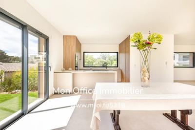 Maison - 291 m² - 8 pièces