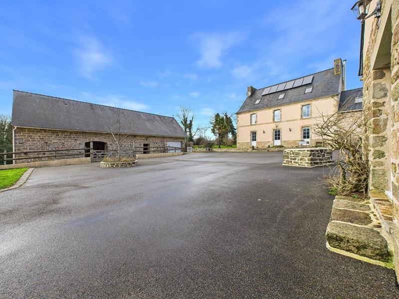 Propriété - 490 m² - 12 pièces