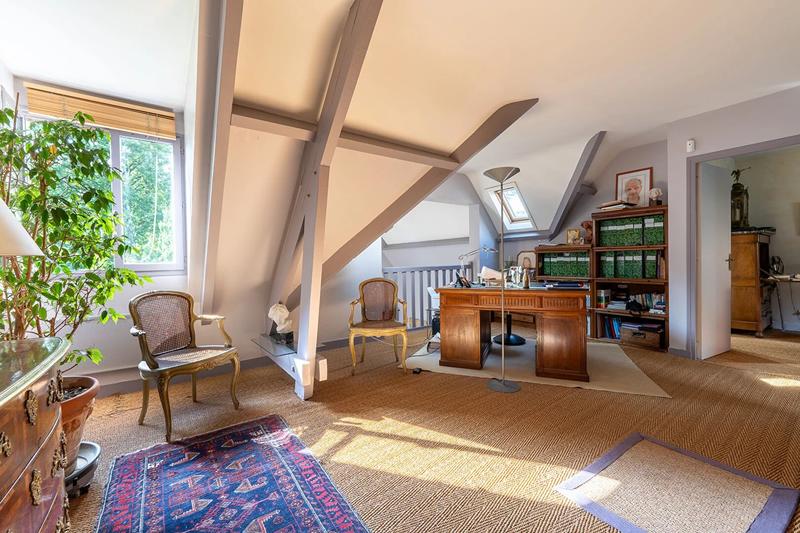 Maison - 200 m² - 8 pièces