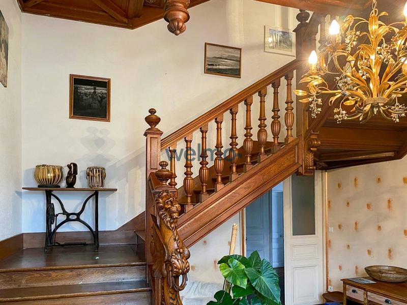 Maison - 400 m² - 11 pièces