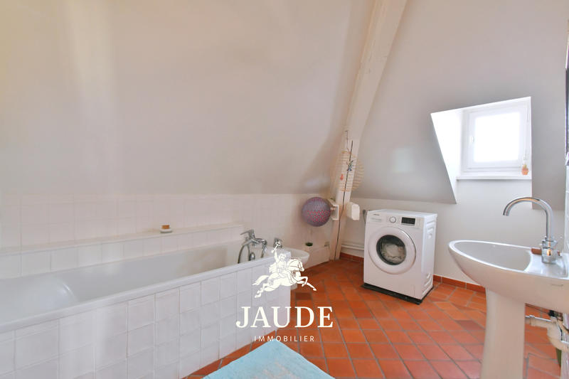 Appartement - 236 m² - 9 pièces