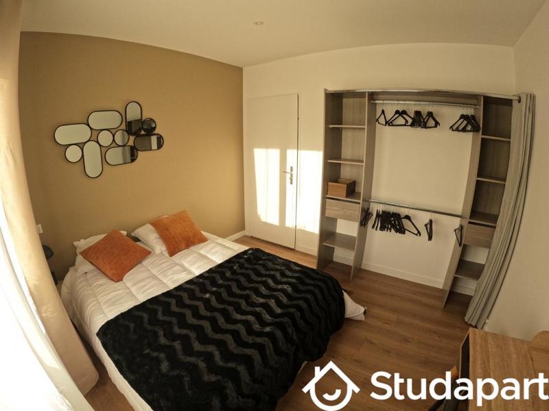 Chambre - 234 m² - 1 pièce