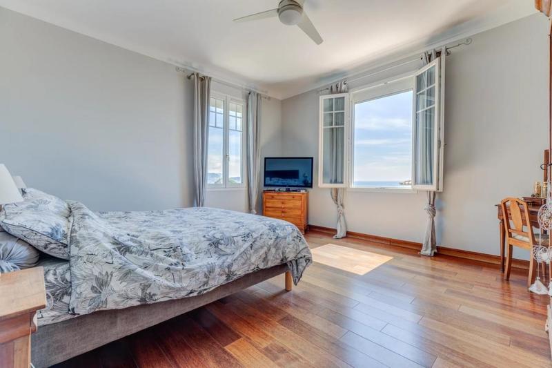 Villa - 304 m² - 7 pièces