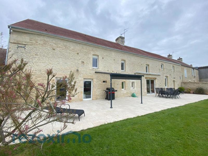 Maison - 236 m² - 8 pièces