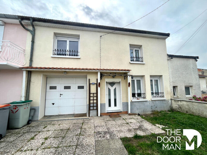 Maison - 96 m² - 5 pièces