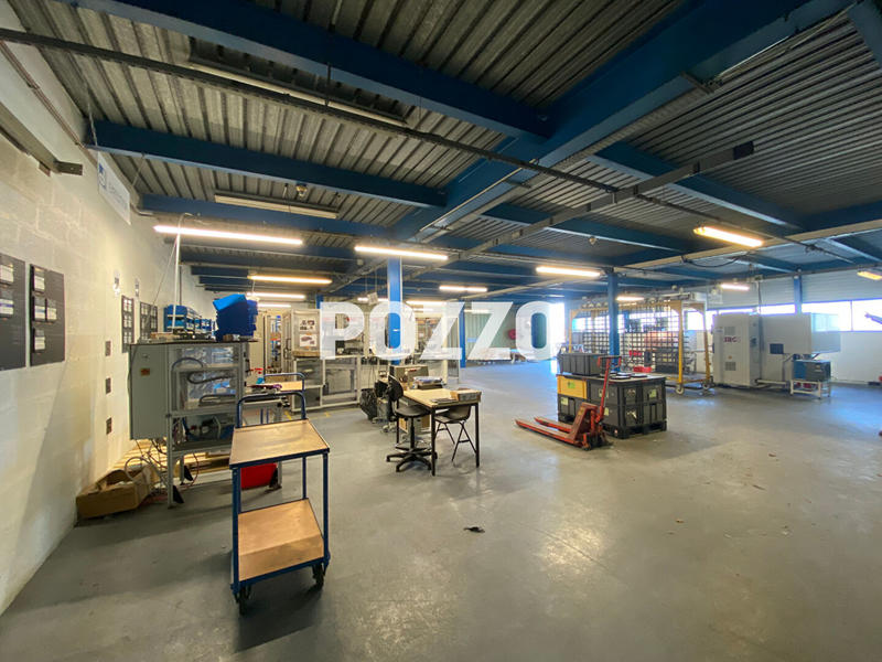Local d'activité / Entrepôt - 260 m²