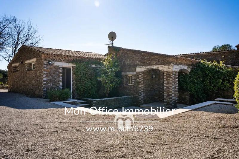 Propriété - 191 m² - 6 pièces