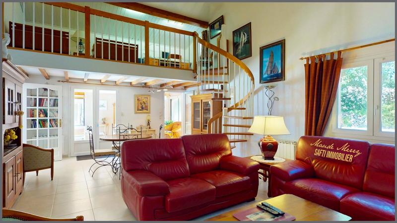 Maison - 160 m² - 7 pièces