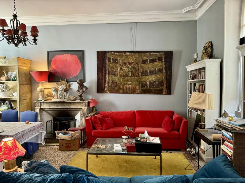 Maison - 325 m² - 13 pièces