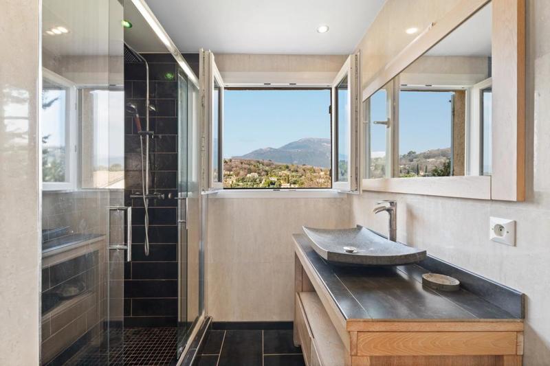 Villa - 217 m² - 8 pièces