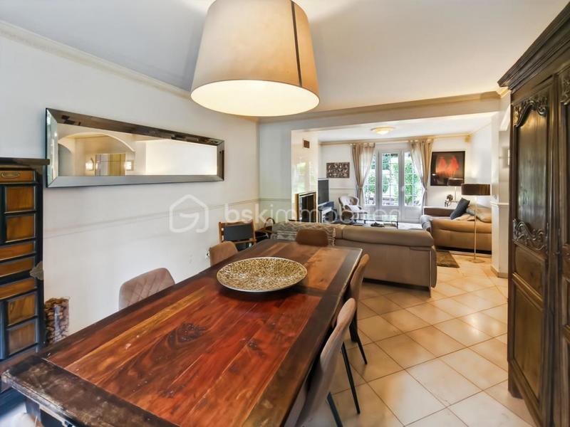 Maison - 144 m² - 7 pièces
