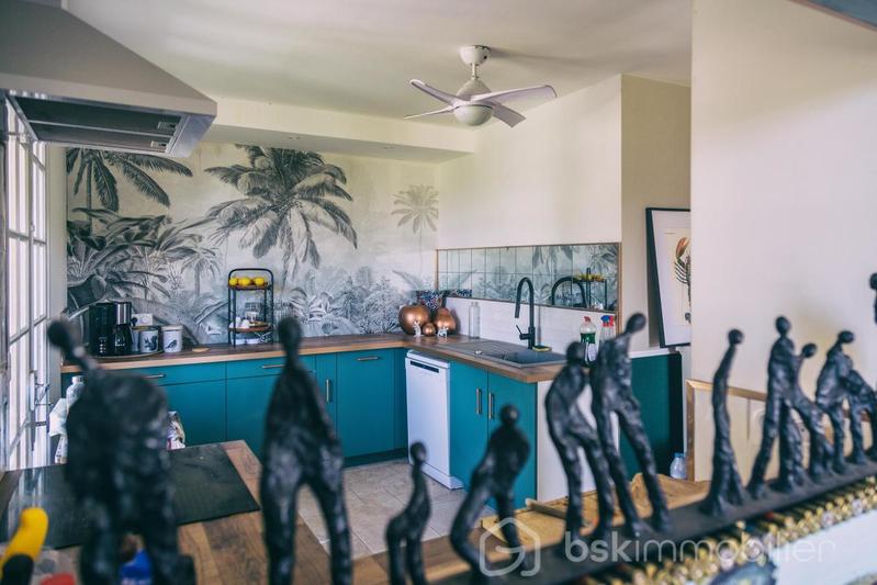 Propriété - 252 m² - 7 pièces