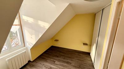 Maison - 93 m² - 7 pièces