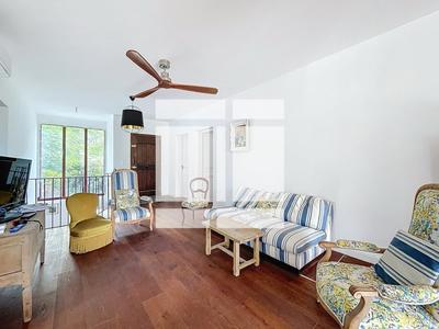 Villa - 200 m² - 9 pièces