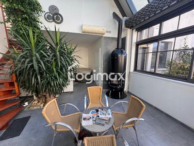 Maison - 200 m² - 5 pièces