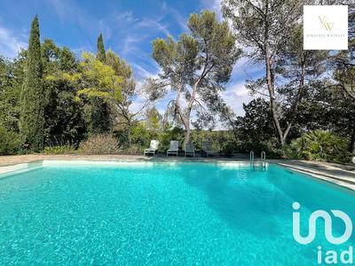 Maison - 274 m² - 10 pièces